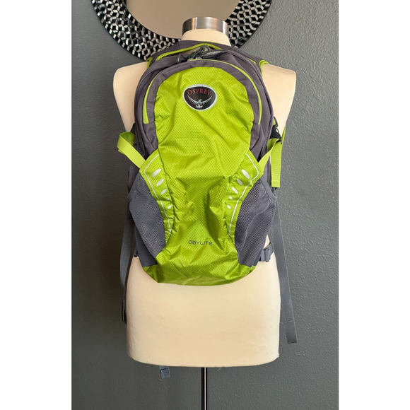 OSPREY Bags Osprey Daylite Backpack Hiking Trail Unisex Green Wo Bladder Poshmark